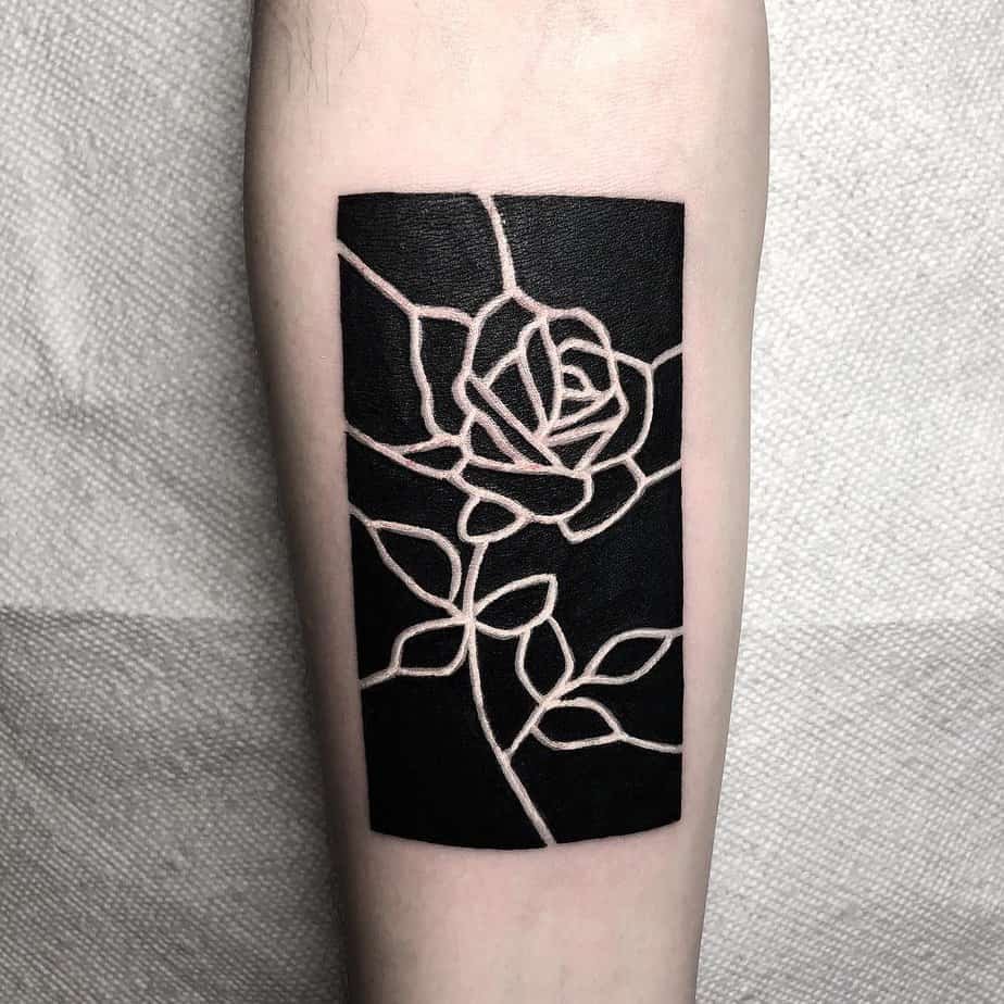 A bold, graphic rose outline