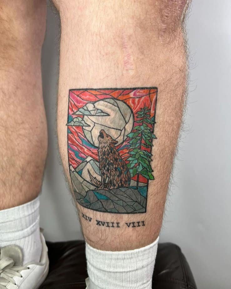 Howling wolf under the moon