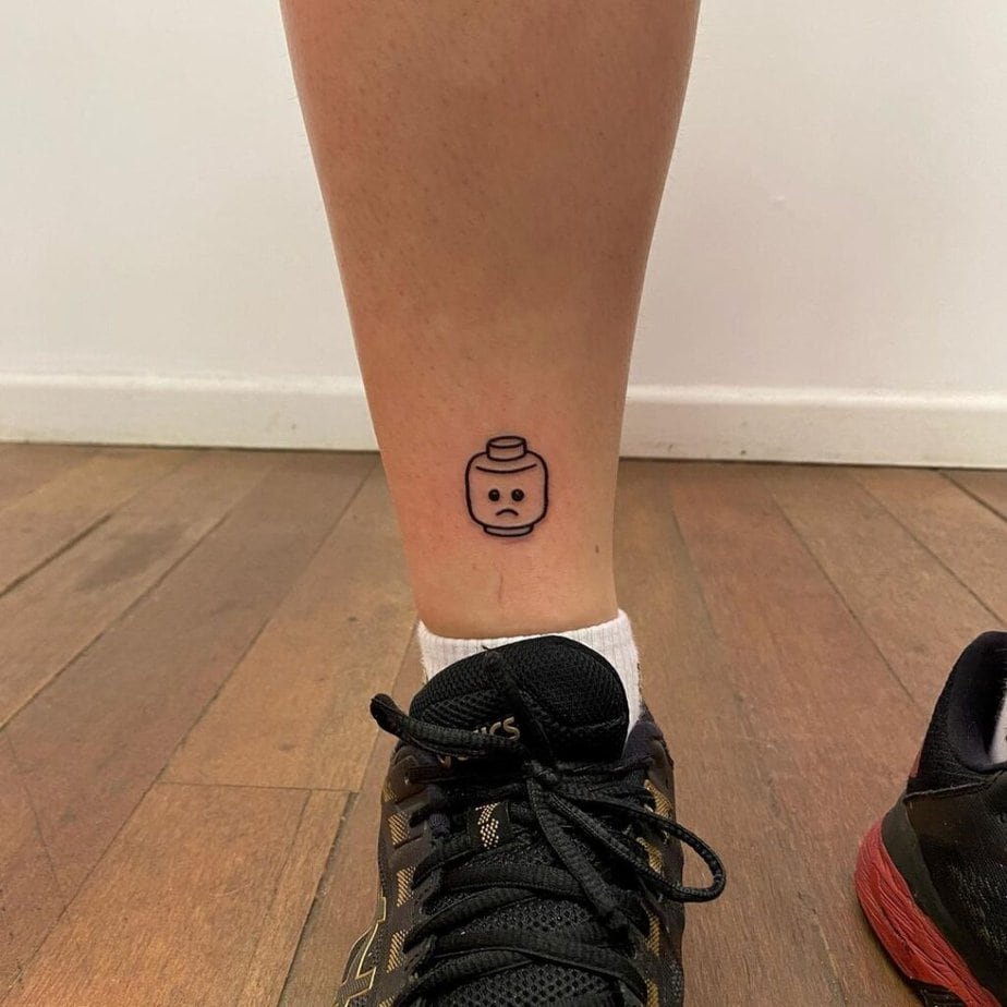 18. A simple Lego head