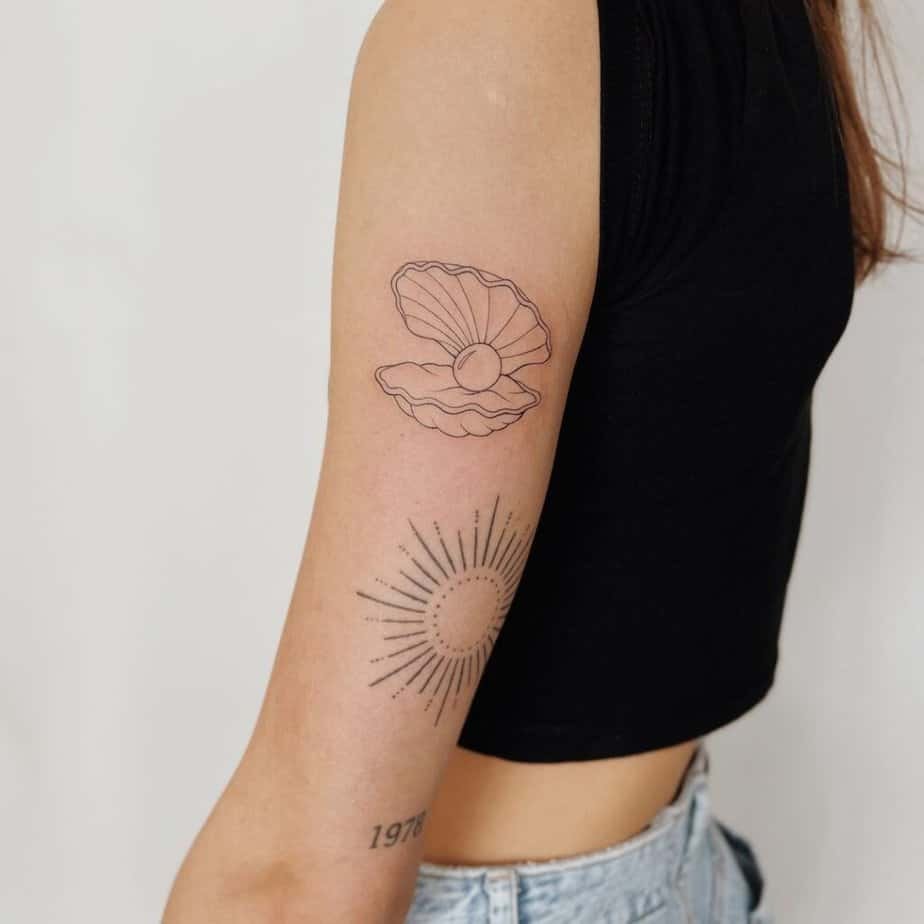 9. A sticker sleeve pearl tattoo 