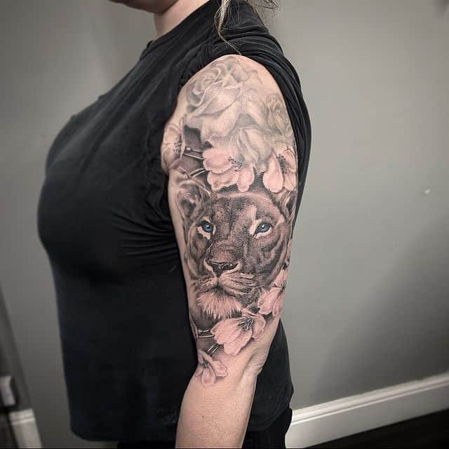 19. Lioness and roses