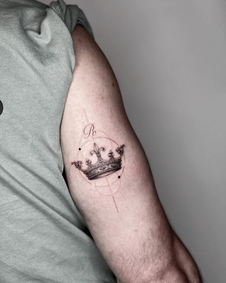17. A geometric crown tattoo
