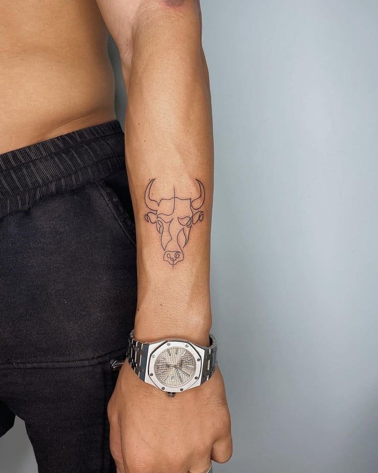 Minimalist bull head outline