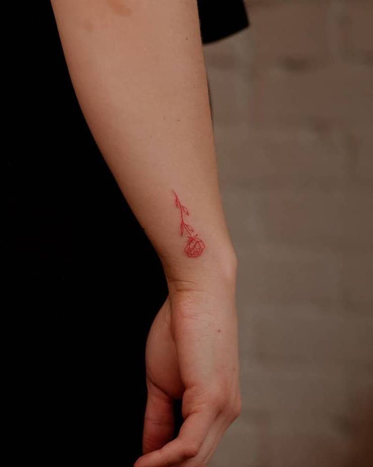 20 Pin-Worthy Flower Wrist Tattoos You’ll Fall Head Over Heels For