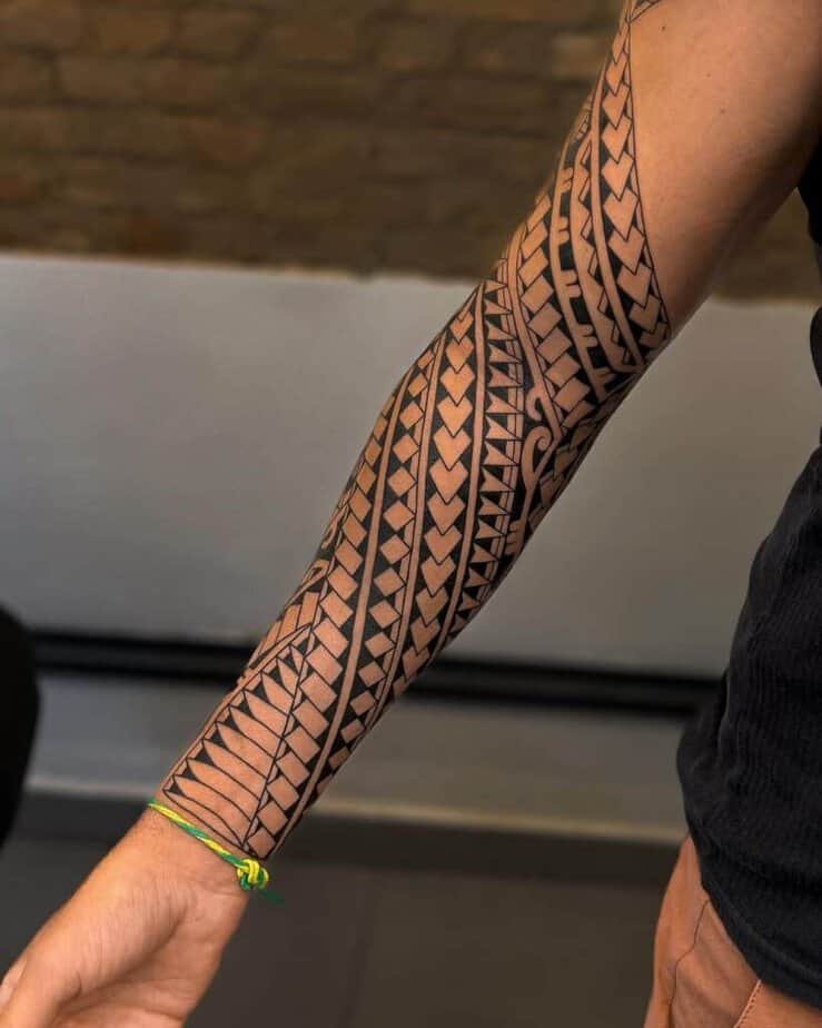 9. Maori linework