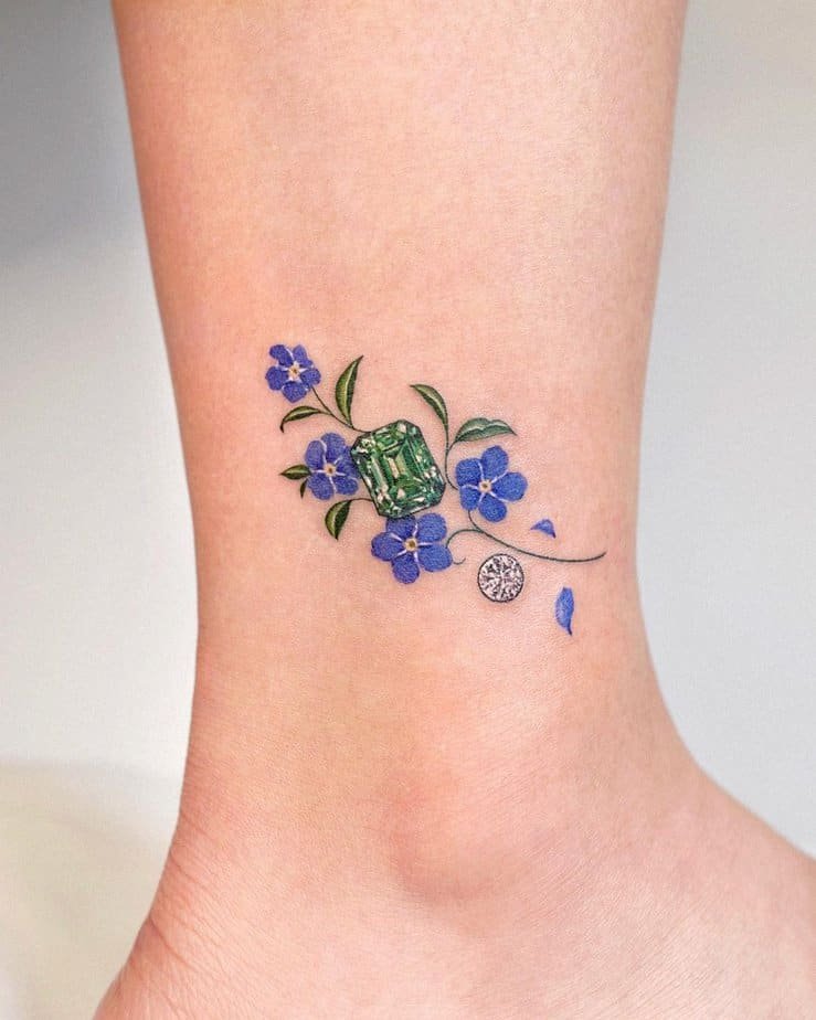 Emerald with forget-me-nots