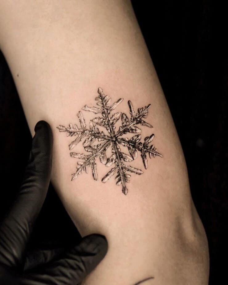 Realistic snowflake