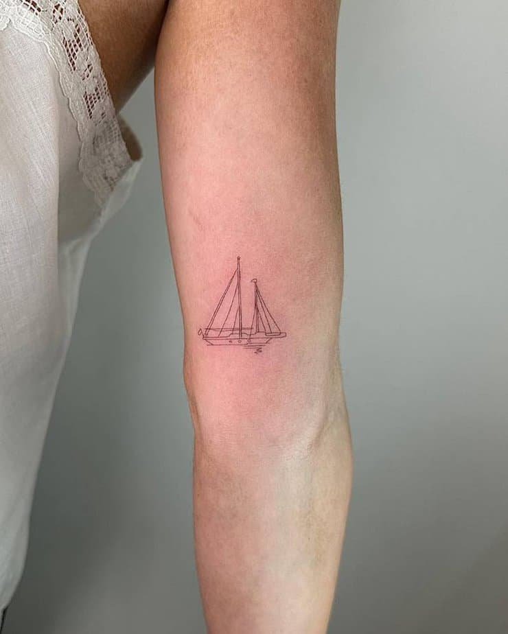Fine-line sailing boat