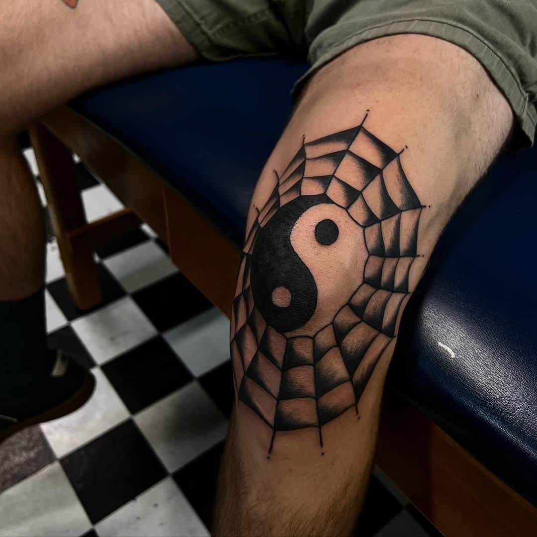 14. Spider web and yin and yang