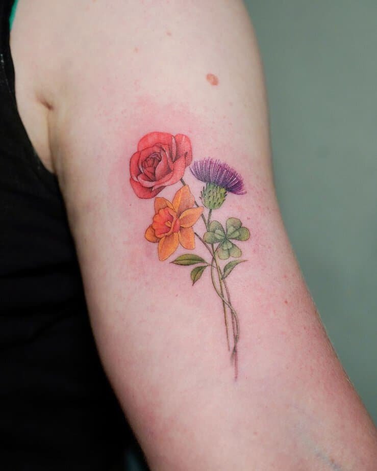 Vibrant-upper-arm-piece